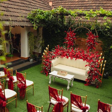 Kayyalas Courtyard Thrissur ภายนอก รูปภาพ