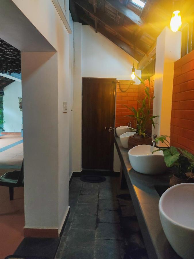 Kayyalas Courtyard Thrissur ภายนอก รูปภาพ