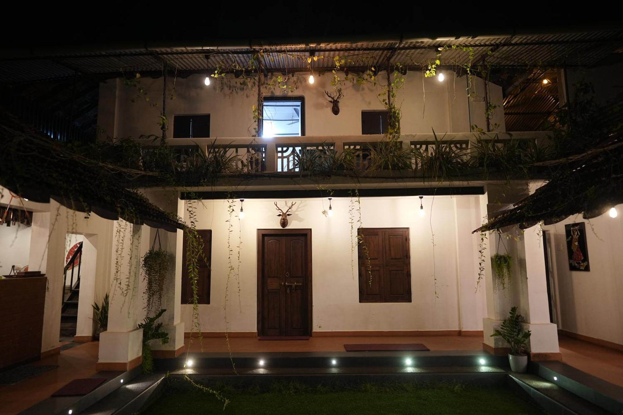 Kayyalas Courtyard Thrissur ภายนอก รูปภาพ