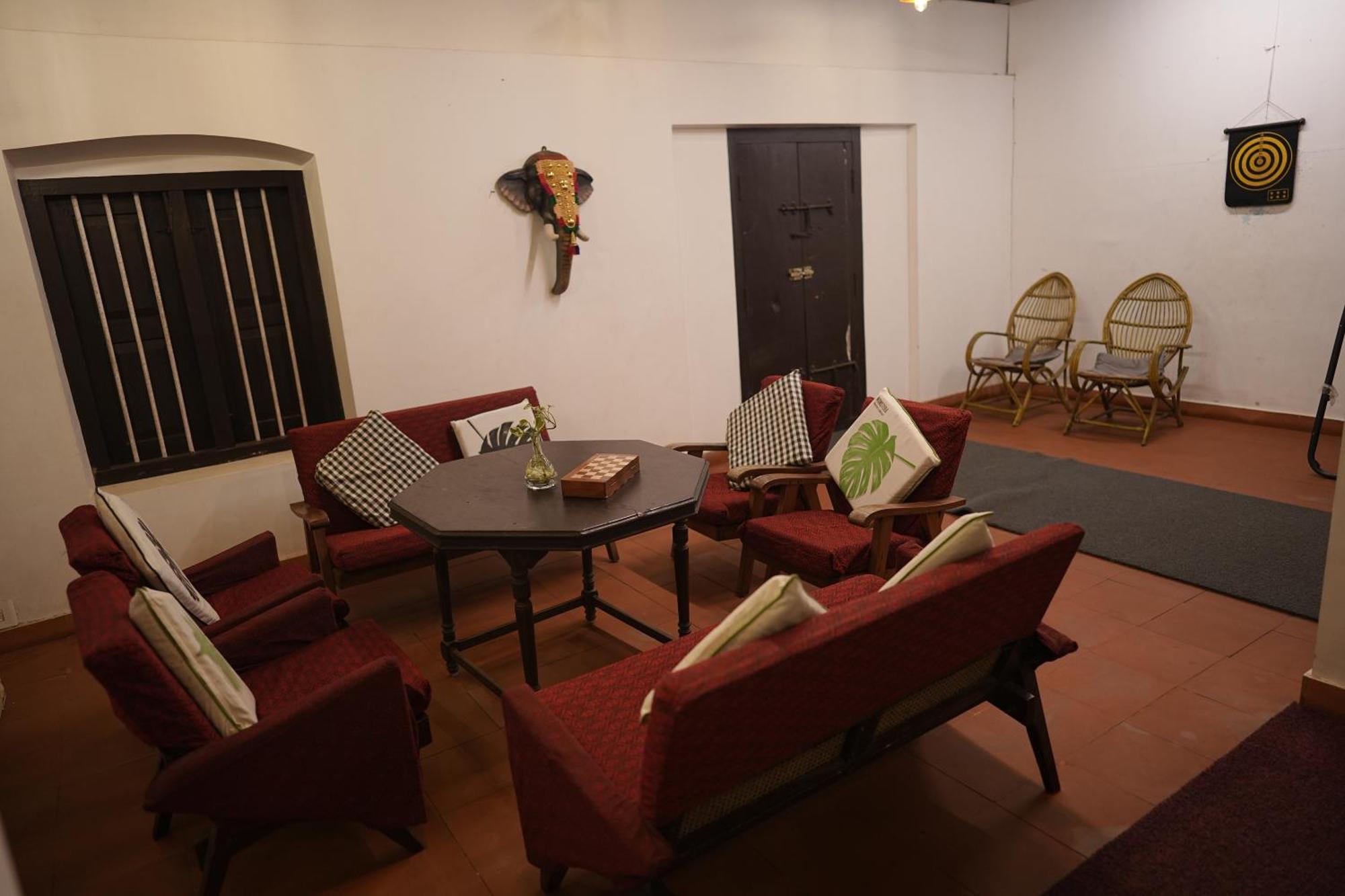 Kayyalas Courtyard Thrissur ภายนอก รูปภาพ