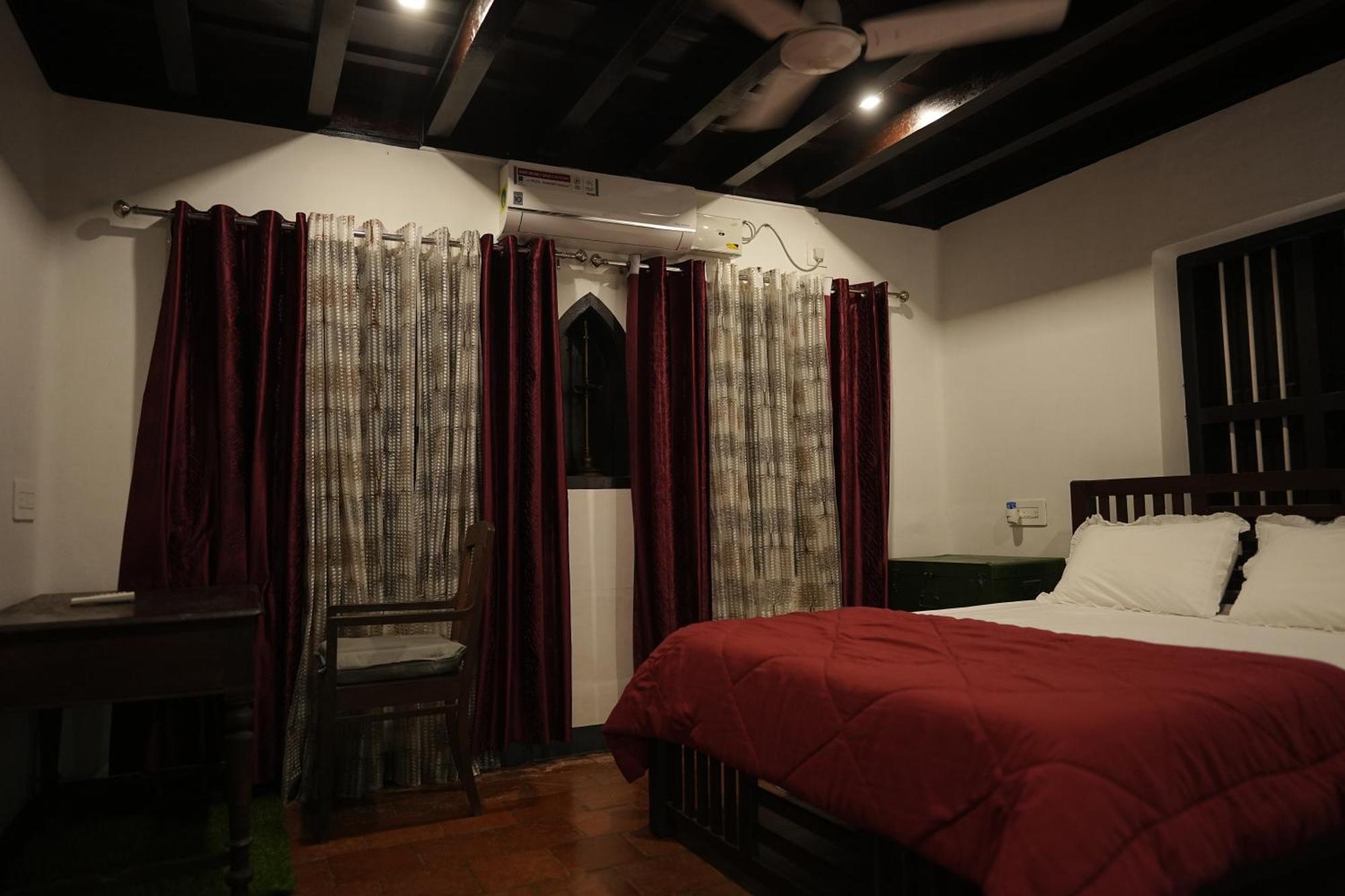 Kayyalas Courtyard Thrissur ภายนอก รูปภาพ